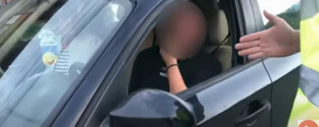 O femeie prinsă băută la volan i-a reproșat polițistului că ea nu a făcut niciodată scandal când a băut el