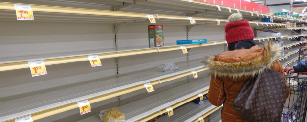 Televiziunile spun vine criza alimentară. Foametea! Care foamete, nebunilor, că noi am crescut cu pâine cu apă și zahăr!