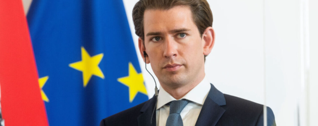 Sebastian Kurz (35 de ani) pleacă definitiv din politică ca să fie anchetat pentru că a dat șpagă. La noi se pensiona special