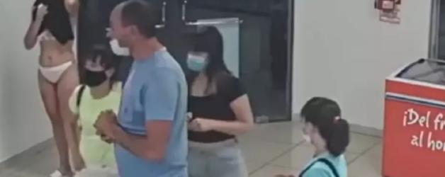 O femeie s-a dezbrăcat și și-a folosit rochia pe post de mască pentru a intra într-un magazin. Așa trebuia procedat încă de la început, cu toată lumea!