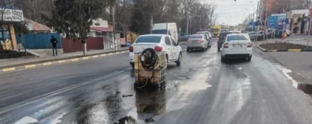 A cumpărat 1.000 de litri de motorină și s-a răsturnat cu rezervorul la ieșirea din benzinărie, dar va șterge cu cele 5000 de suluri de hârtie igienică luate în 2020