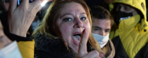 Diana Șoșoacă a ajuns la Paris și cere renumărarea voturilor, deoarece ea crede că a câștigat Napoleon