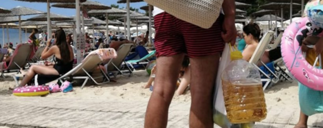 Un turist român și-a adus bidonul cu vin pe o plajă din Thassos. Mâine vine și cu butoiul de varză murată, să se dreagă