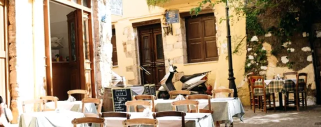 Țeapă nouă de la greci: prețurile din meniu se pot modifica în timp ce mănânci, ca să-ți tihnească