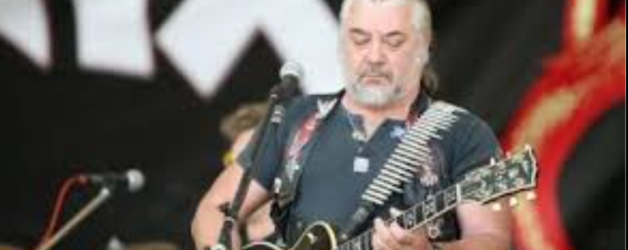 Phoenix va cânta la nunta lui George Simion. Încă mai sperăm că va canta doar melodia „În umbra marelui URSS”, fiindcă piesa aia chiar merge acolo