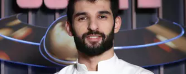 Chef Richard Abou Zaki, singurul bucătar care poate să umple ardeii cu o singură mână, poate și să ruleze sarmalele cu cealaltă mână, în același timp în care umple ardeii!