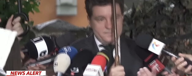 Dle președinte, lăsați SPP-istul să vă țină umbrela. În maiou, cu bicepsul la vedere